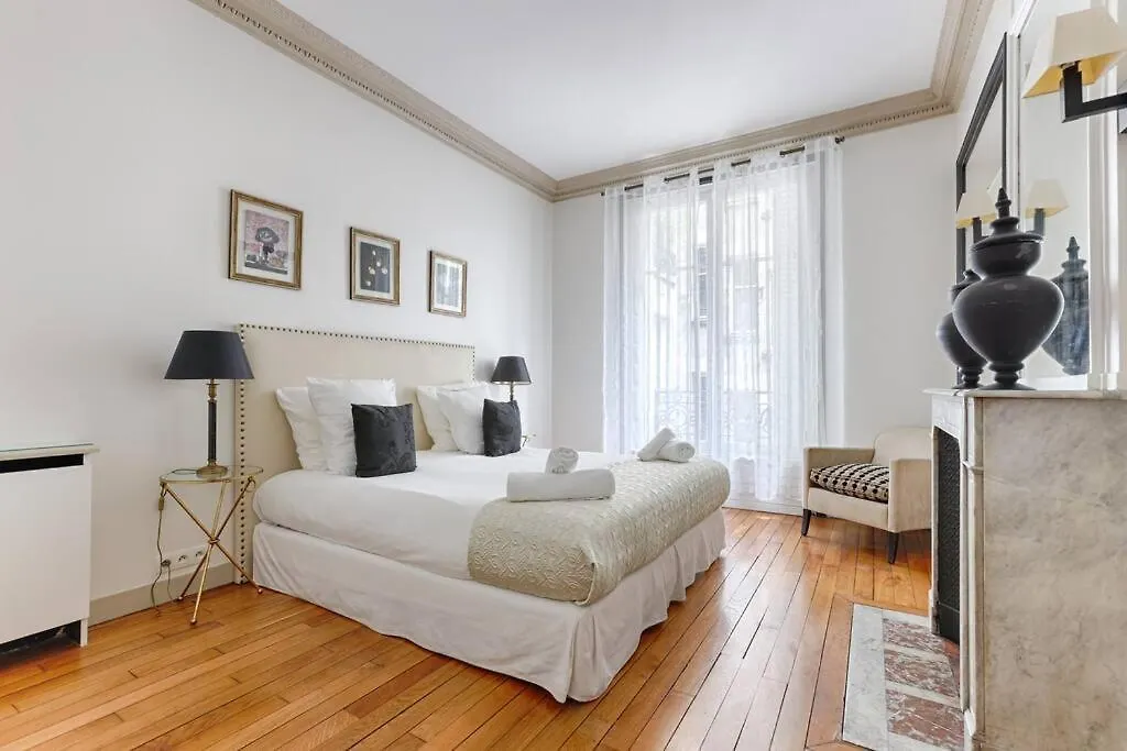 Invalides Pont Alexandre III Luxury Apartement 2Br Paris Apartment